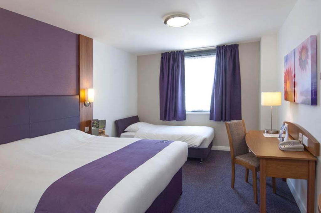 Premier Inn Edinburgh Airport - Newbridge Newbridge  Oda fotoğraf