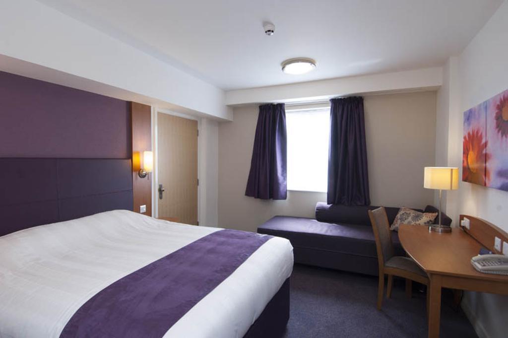 Premier Inn Edinburgh Airport - Newbridge Newbridge  Oda fotoğraf